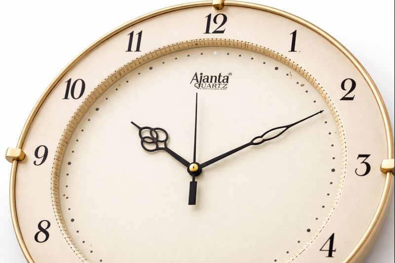 Ajanta Classic Round Analog Wall Clock 11 Inch (280 x 35 mm) – Model 897 2