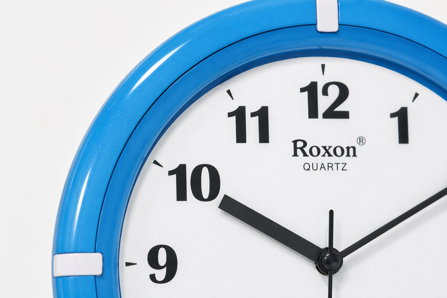 Roxon 9 Inch Wall Clock Blue Frame Step Movement Wall clock 2